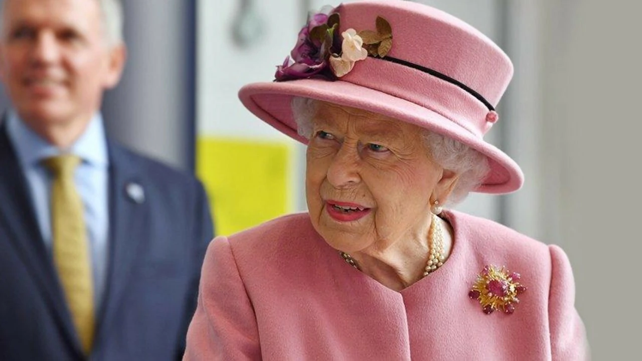 Türk sanatçı Suat Sancar'dan Kraliçe Elizabeth'e beste hediyesi