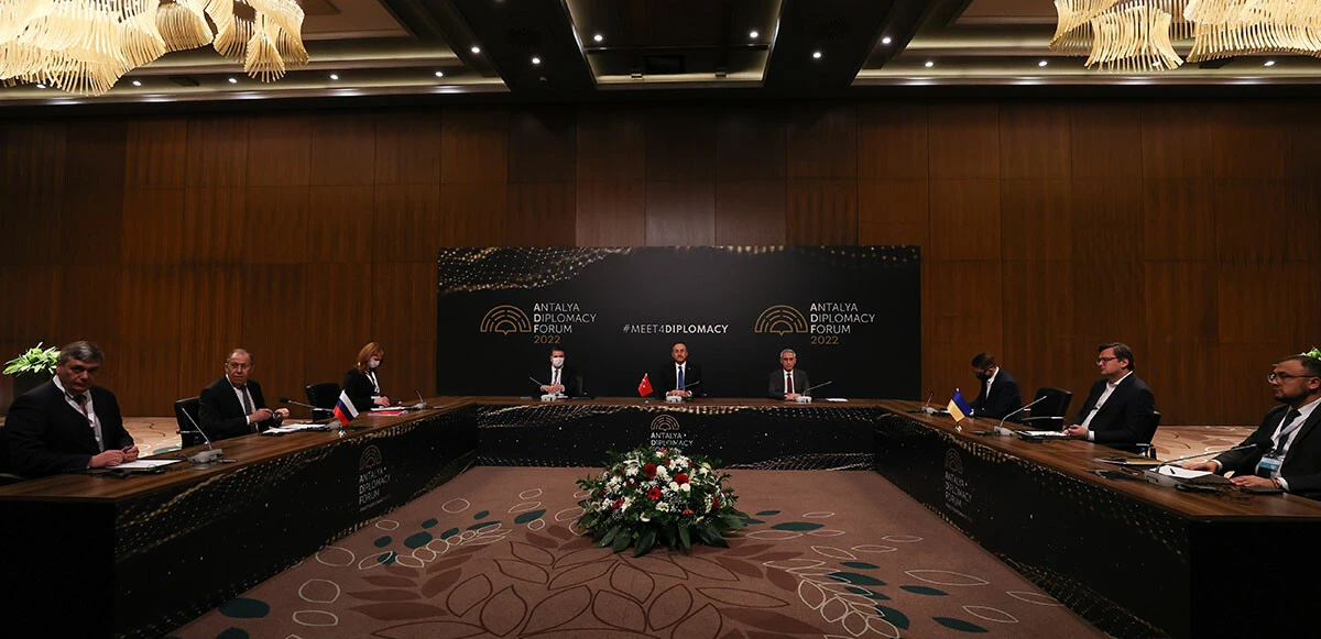 Rusya-Ukrayna ilk kez masaya oturdu: Antalya Zirvesi'nden barış çıkmadı