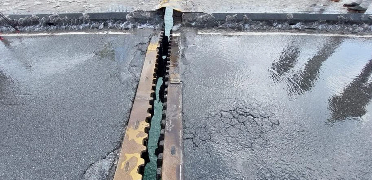 Unkapanı Köprüsü ikiye ayrıldı