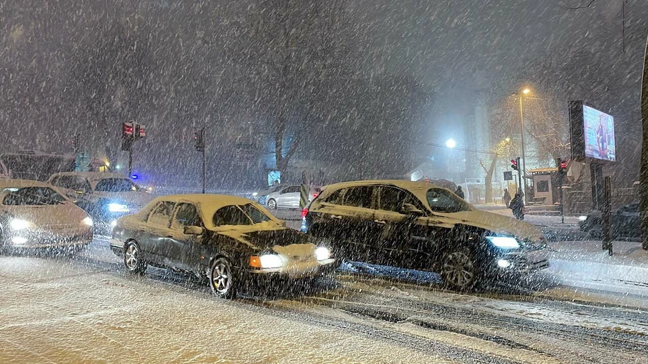 İstanbul Aybar fırtınasına teslim: Fena bastırdı, göz gözü görmüyor