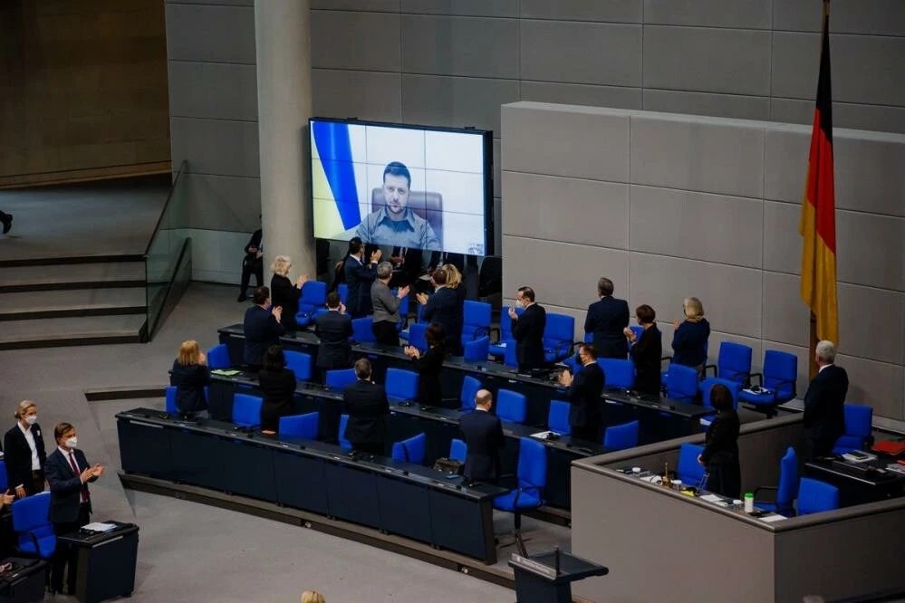 Zelenskiy Alman Parlamentosu'na seslendi: Kuzey Akım projeleri savaşa hazırlıktı