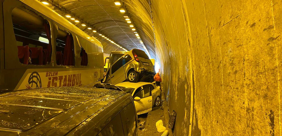 Bolu Dağı Tüneli'nde zincirleme kaza: 5 saat sonra trafiğe açıldı