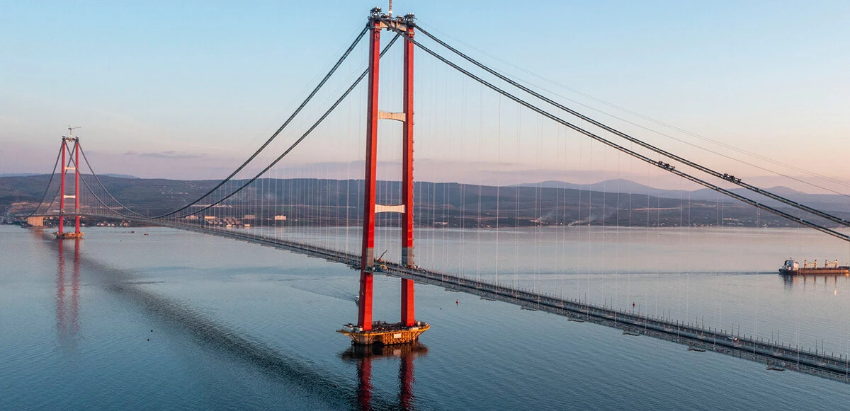 1915 Çanakkale Köprüsü’nden Asya kıtasına davul çalarak geçti