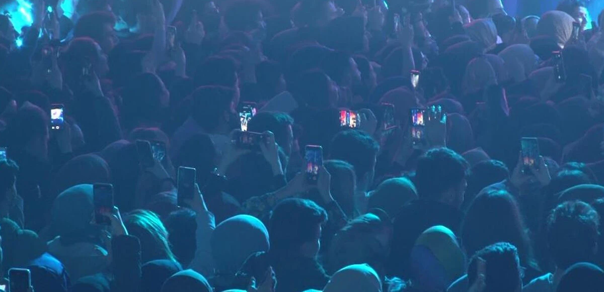 Üsküdar’da Ekin Uzunlar rüzgarı: Kemençe ile coşturdu