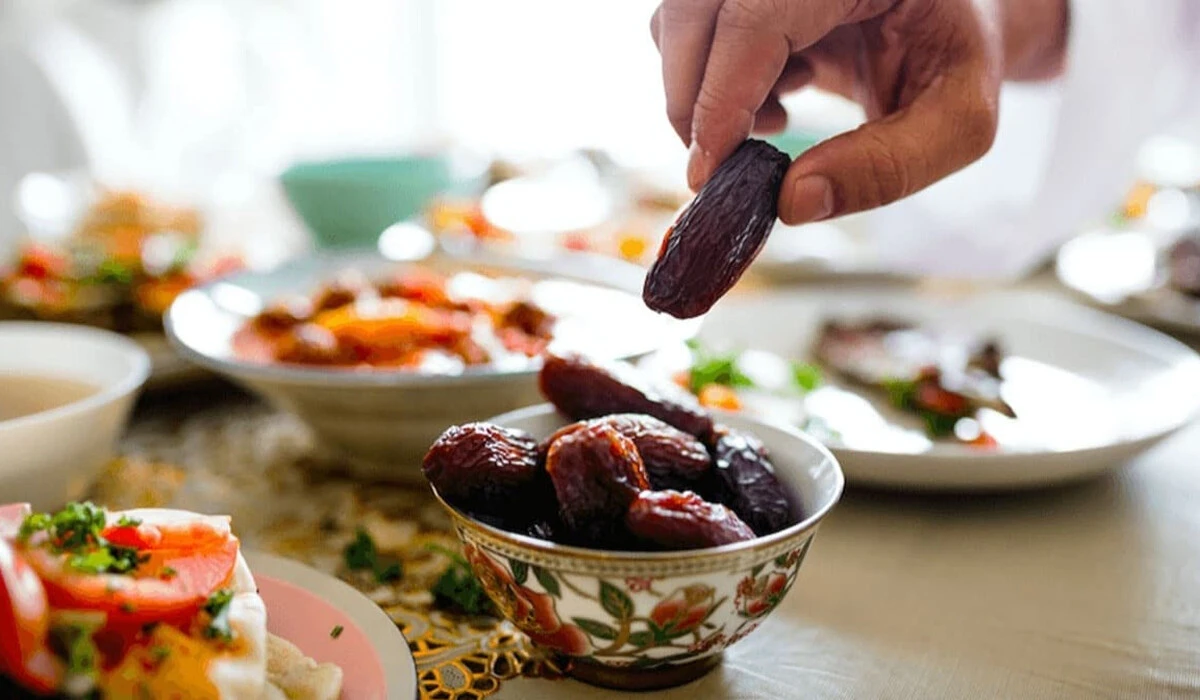 Oruç neyle açılır? Orucu hurmayla mı, suyla mı, zeytinle mi açmak gerekir?