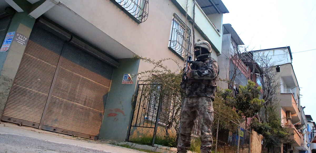 Mersin'de DAEŞ'e yönelik operasyon: Özel harekat polisleri uzun namlularla önlem aldı