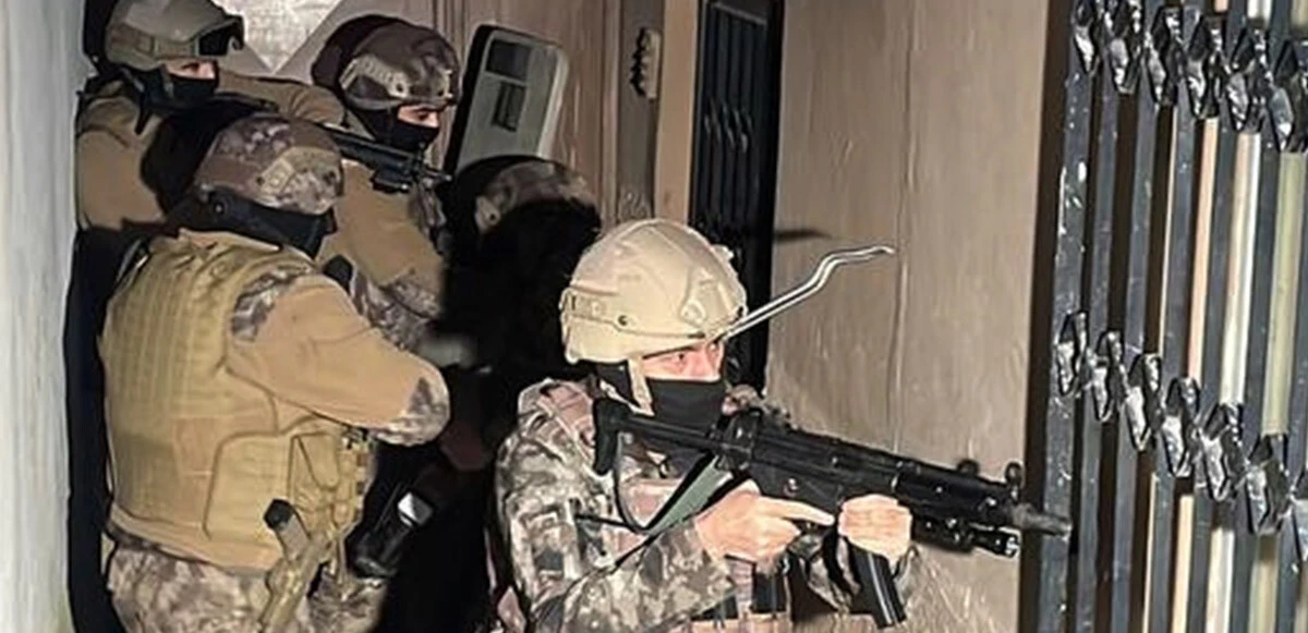 Mersin'de DAEŞ'e yönelik operasyon: Özel harekat polisleri uzun namlularla önlem aldı