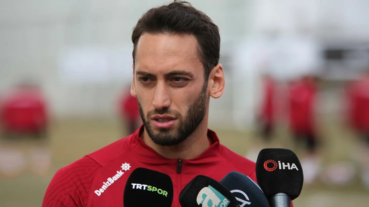 Hakan Çalhanoğlu: "Burak abinin üzüntüsünü kimse anlayamaz"