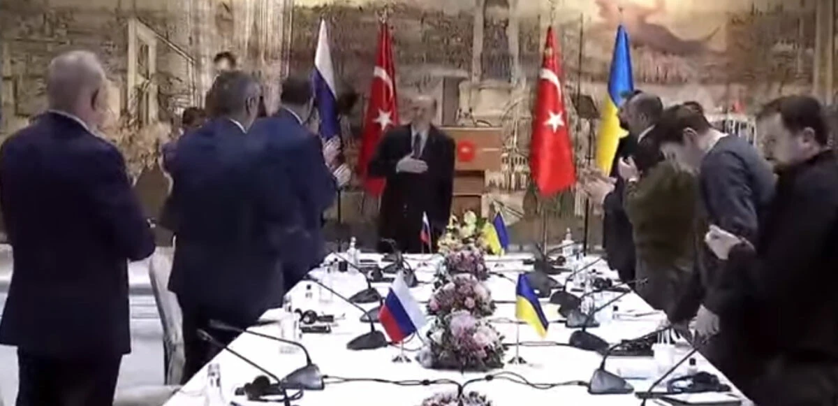 Son dakika: Cumhurbaşkanı Erdoğan Dolmabahçe'de Rus ve Ukraynalı heyetlere hitap etti