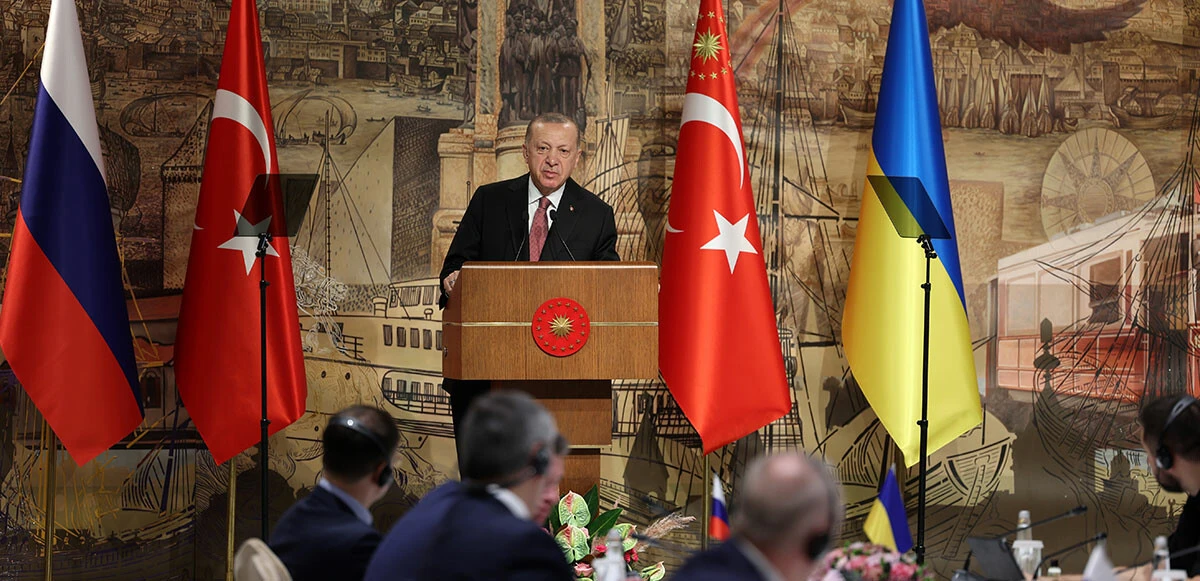 Son dakika: Cumhurbaşkanı Erdoğan Dolmabahçe'de Rus ve Ukraynalı heyetlere hitap etti