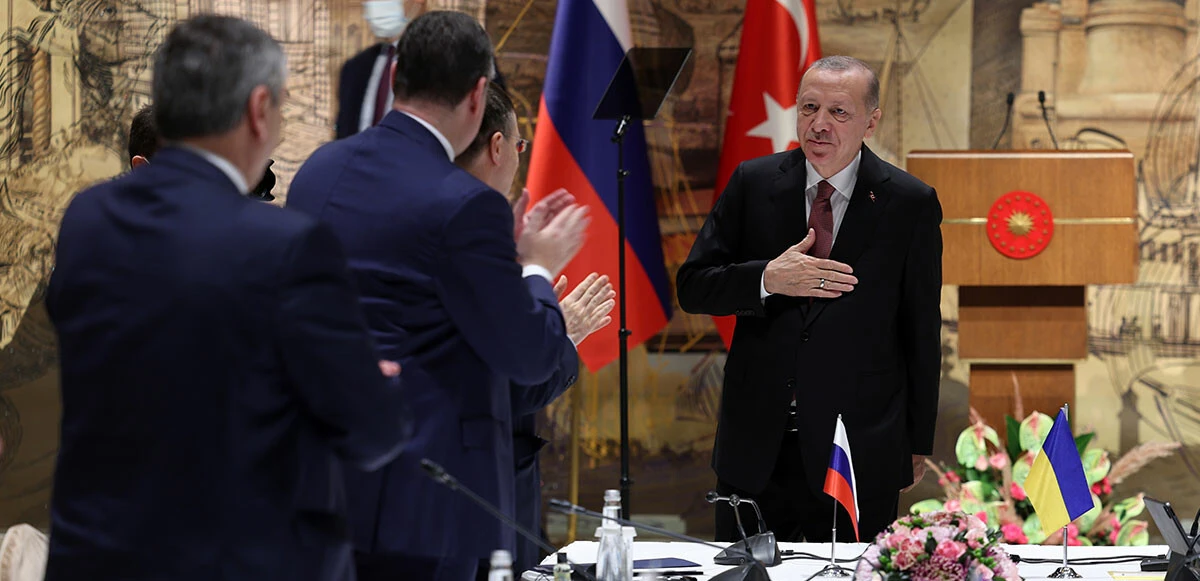 Son dakika: Cumhurbaşkanı Erdoğan Dolmabahçe'de Rus ve Ukraynalı heyetlere hitap etti