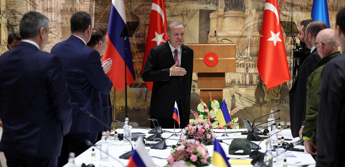 Son dakika: Cumhurbaşkanı Erdoğan Dolmabahçe'de Rus ve Ukraynalı heyetlere hitap etti