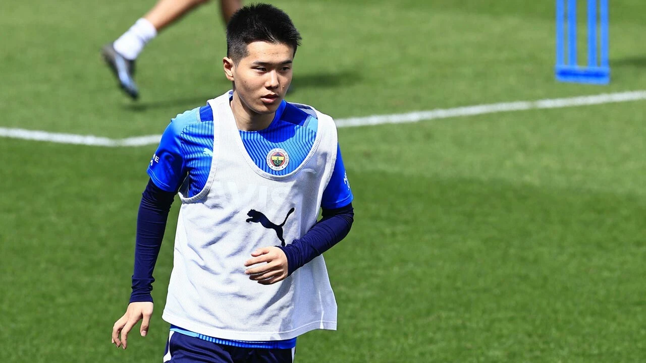 Fenerbahçe'de yeni transfer ilk idmanına çıktı