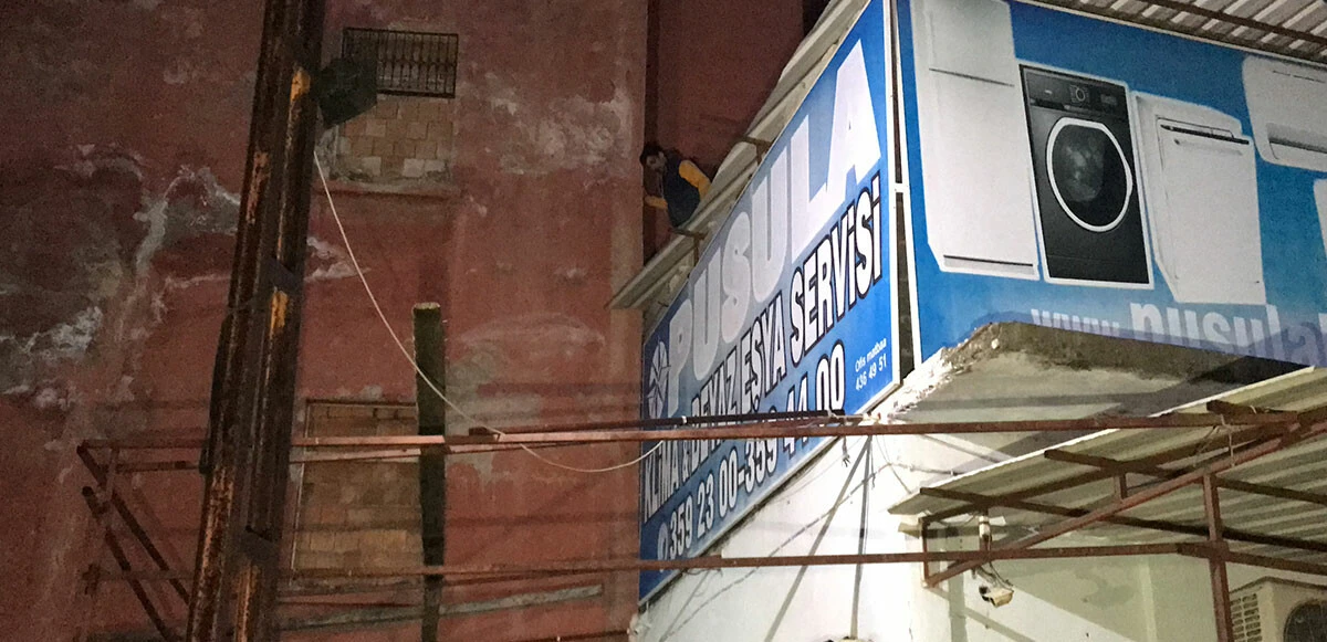 Hırsıza önce yardım sonra darp etti