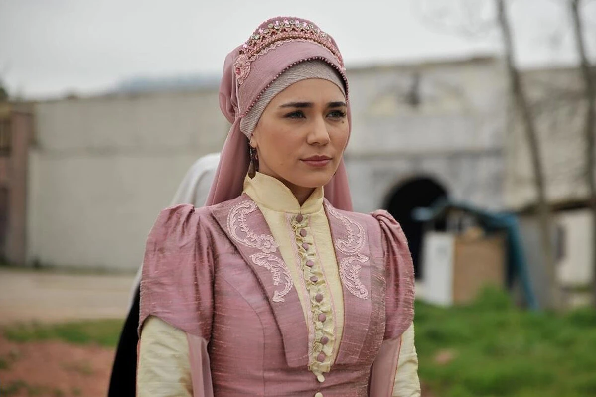 Buse Varol kimdir? Alişan'ın eşi Buse Varol hamile mi? İşte ünlü çiftten bebek iddialarına cevap