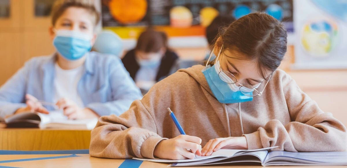 Ara tatilde öğretmenler okula gidecek mi? Nisan ara tatili seminer online mı? Bakan Özer açıkladı!