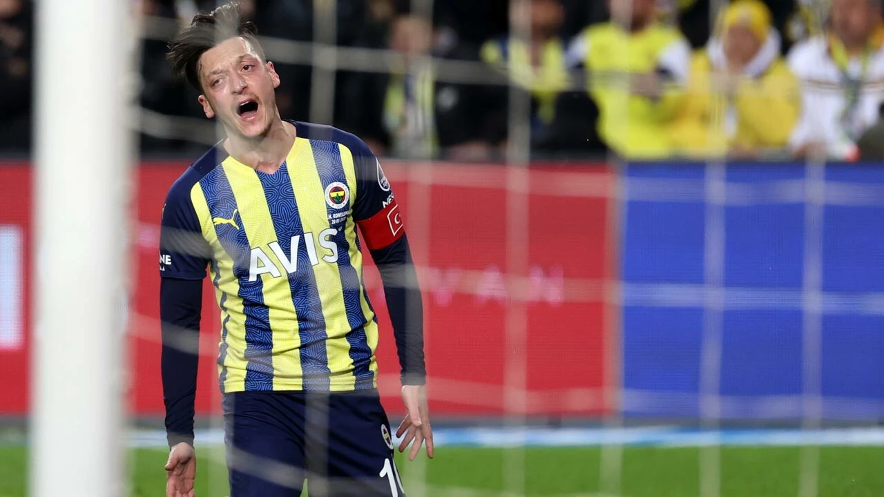 Mesut Özil'in yeni takımı belli oldu