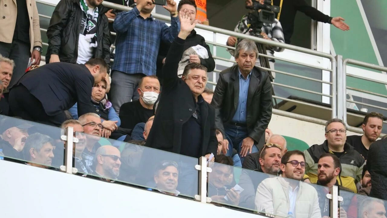 Yılmaz Vural 6 maç için Sakaryaspor'dan servet istedi