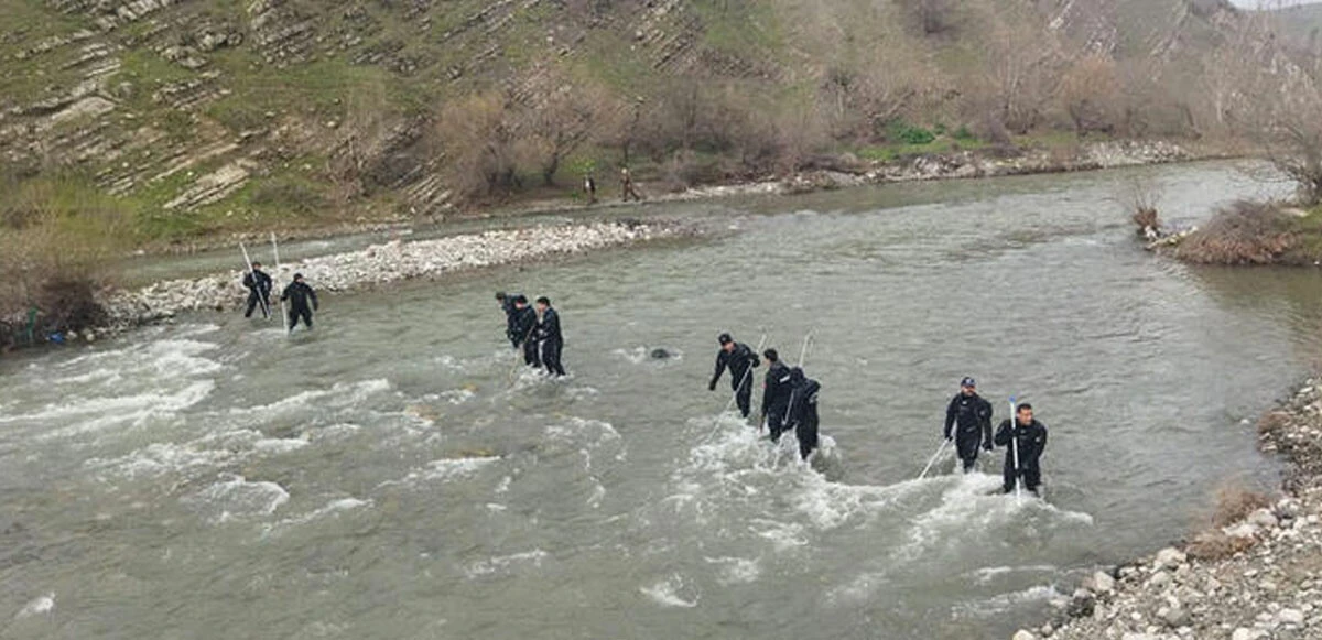 Çaya düşen asteğmenden acı haber geldi: Cansız bedenine ulaşıldı