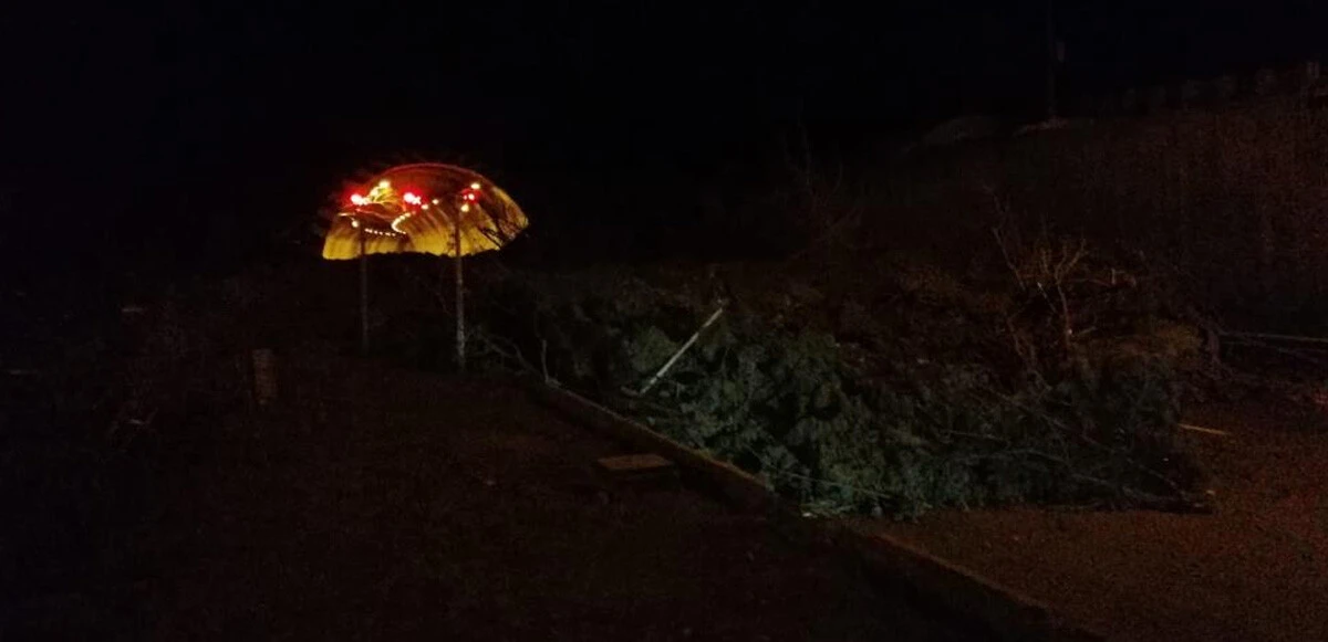 Heyelan sonrasında Bolu Dağı tünellerinde son durum: Trafik çift yönlü kapatıldı