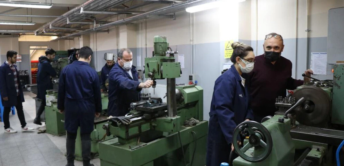 Kalıpçılık mezunu gençler işsiz kalmıyor