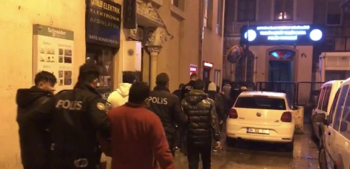 İstanbul’da umuda yolculuk başlamadan bitti: 37 göçmen bavullarıyla yakalandı