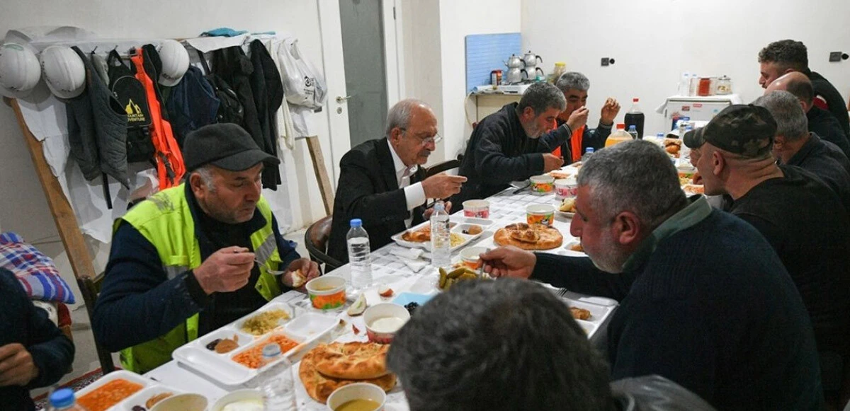 CHP Genel Başkanı Kılıçdaroğlu, inşaat işçileriyle iftar yaptı