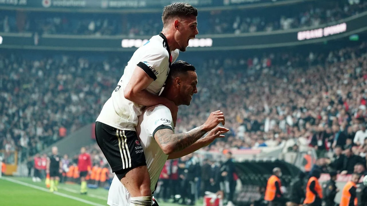 Kartal gol oldu yağdı! Maç sonucu: Beşiktaş 4-1 Alanyaspor