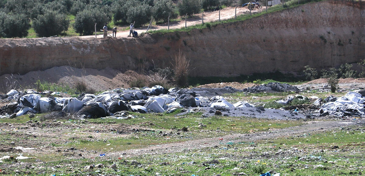 Haluk Levent: 18 bölgedeki çöp yığınları 1 ay içerisinde toplanacak