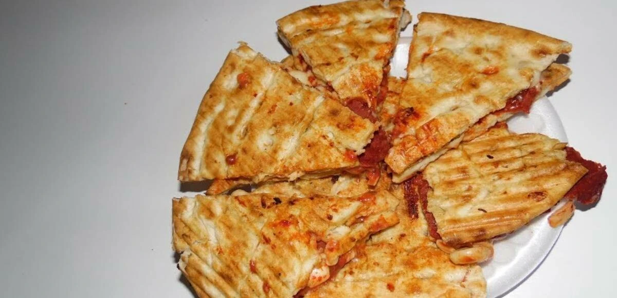 Bayat Ramazan pidesi ile ne yapabilirim derdine son! Kalmış pideyle hazırlanan 5 lezzetli tarif Bayat Ramazan pidesi ile ne yapabilirim derdine son! Kalmış pideyle hazırlanan 5 lezzetli tarif