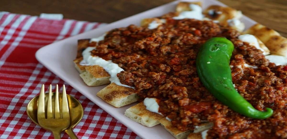 Bayat Ramazan pidesi ile ne yapabilirim derdine son! Kalmış pideyle hazırlanan 5 lezzetli tarif Bayat Ramazan pidesi ile ne yapabilirim derdine son! Kalmış pideyle hazırlanan 5 lezzetli tarif