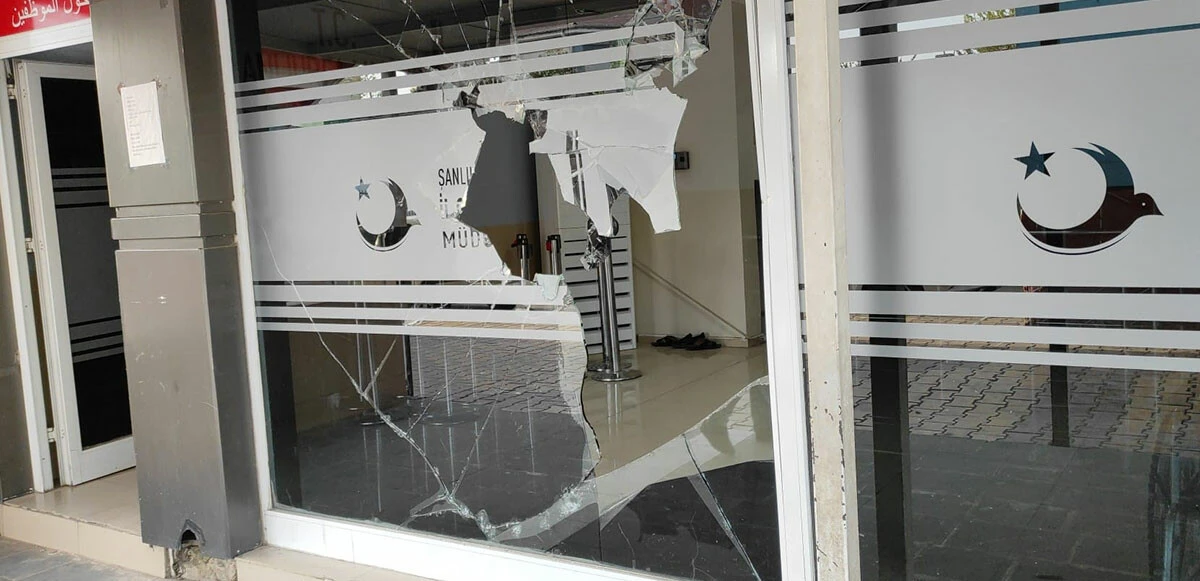 Şanlıurfa’da göçmen binasına taşlı saldırı: 2 güvenlik görevlisi yaralandı