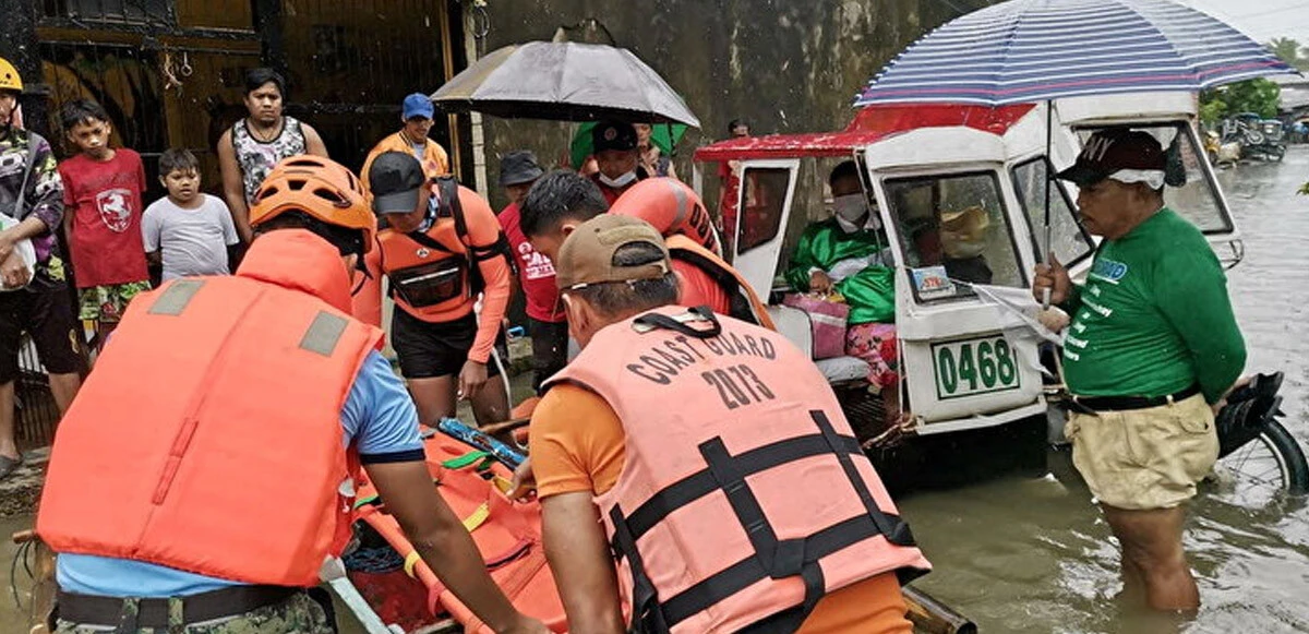Megi yıktı geçti: Ölü sayısı 50'yi aştı, kayıplar var