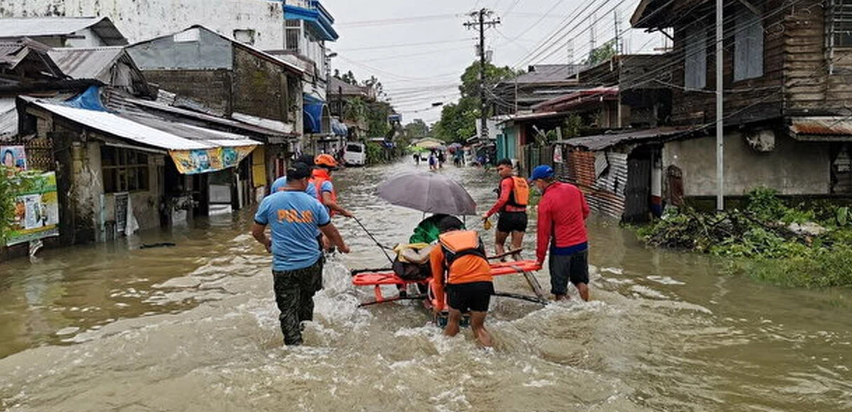 Megi yıktı geçti: Ölü sayısı 50'yi aştı, kayıplar var