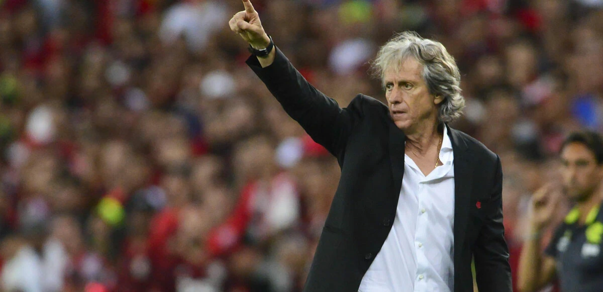 Fenerbahçe’de gidecekler listesi netleşti: 8 ismin üzeri çizildi, 4 oyuncuya yeni hoca karar verecek