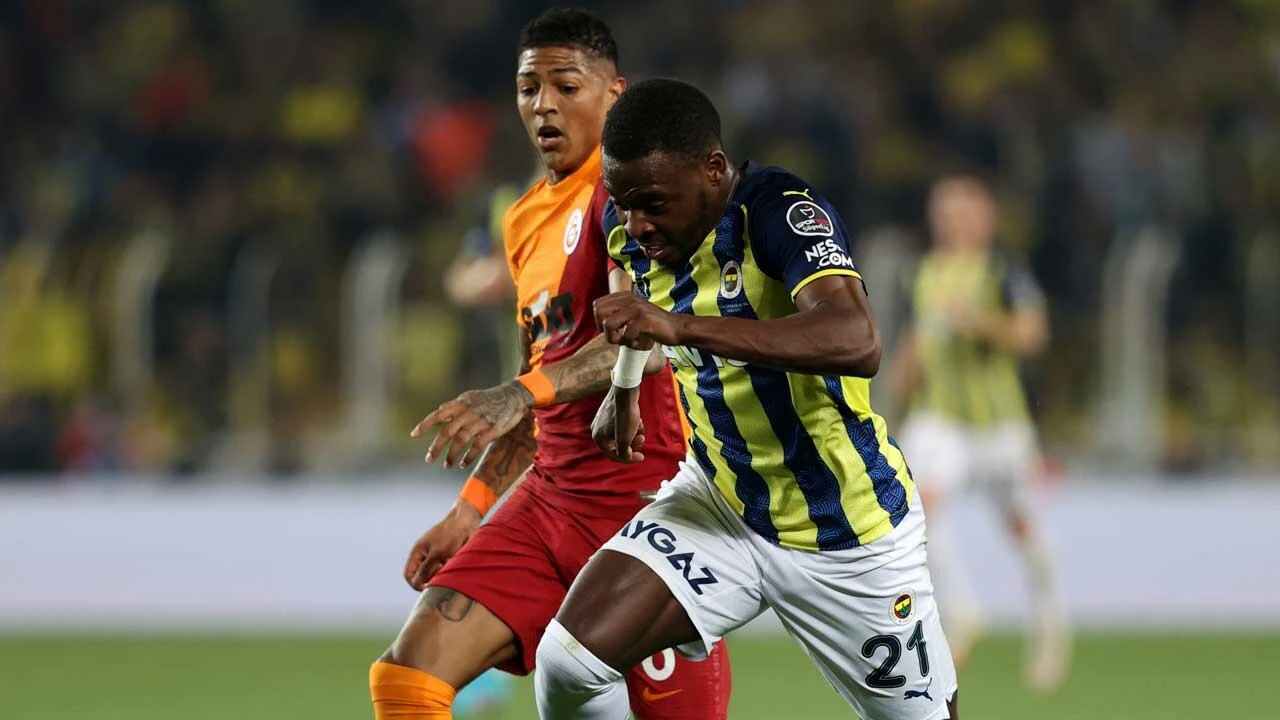 Derbinin faturası Patrick Van Aanholt'a kesildi!