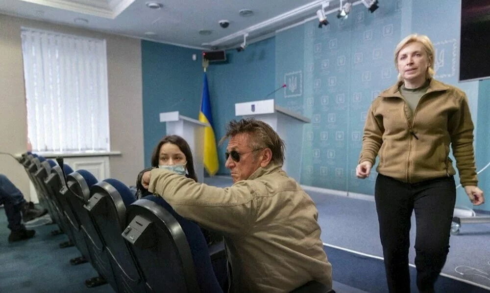 Hollywood yıldızı Sean Penn: Rusya'ya karşı savaşmak istiyorum