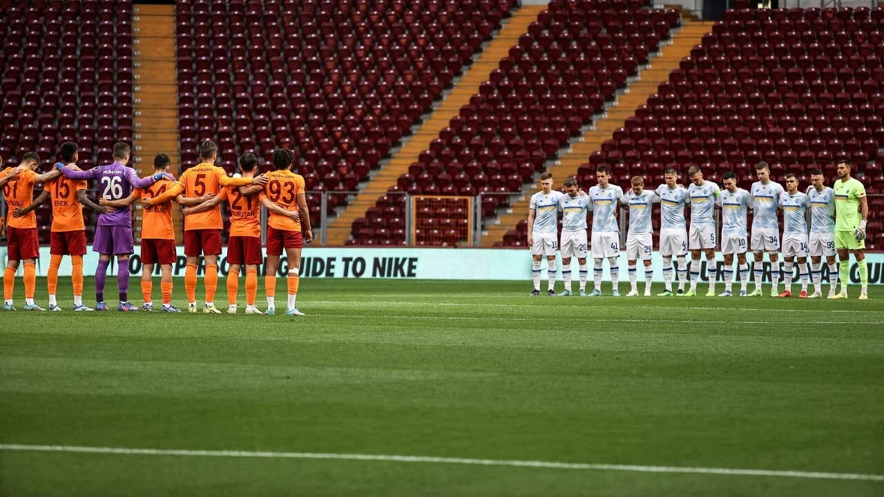 Galatasaray ve Dinamo Kiev, 'Barış için maç' yaptı