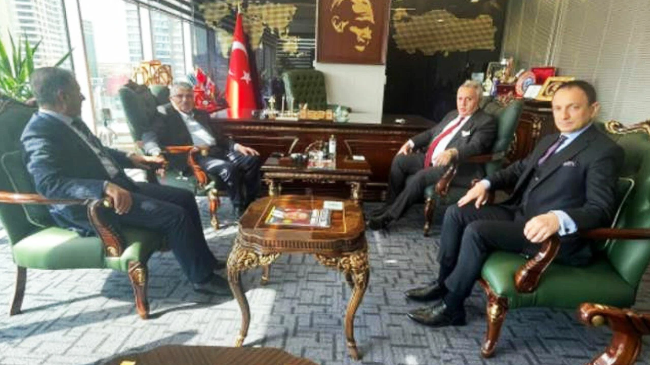 Davutoğlu ve Babacan'dan sonra bir eski AK Partili bakan daha parti kuruyor