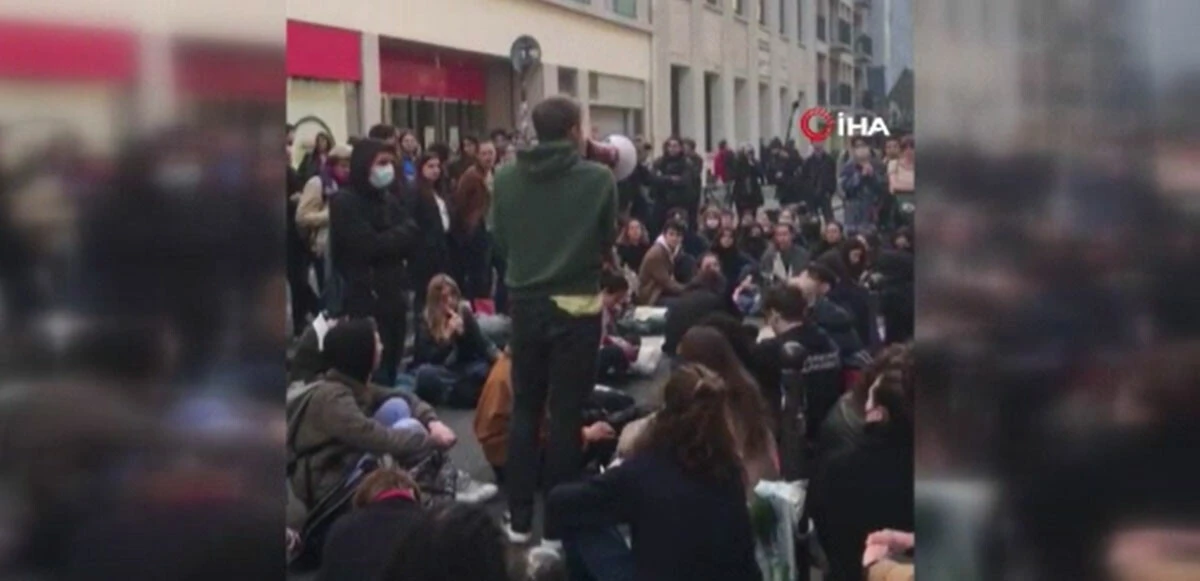 Sorbonne Üniversitesi'nde protesto: Ne Macron ne Le Pen! Aşırı sağa hayır