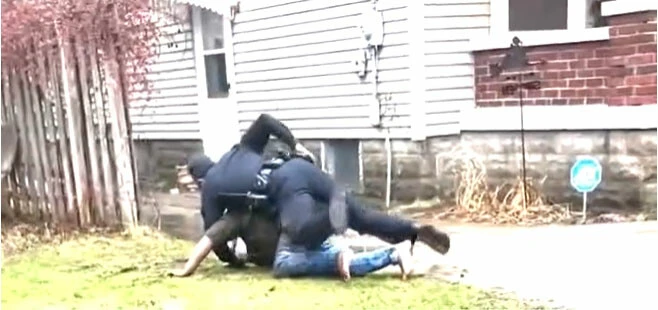 Yine bir George Floyd vakası! ABD polisi genci başından vurup öldürdü