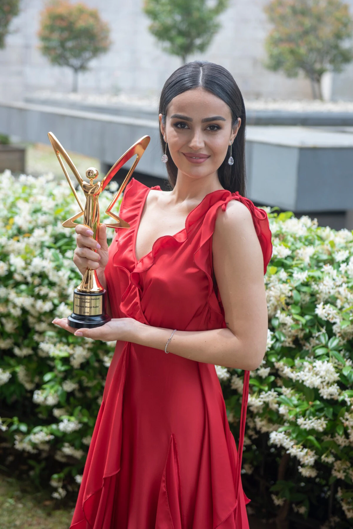 Elif Buse Doğan kimdir, kaç yaşında, nereli? Samsak Döveci şarkısıyla dinlenme rekorları kırdı