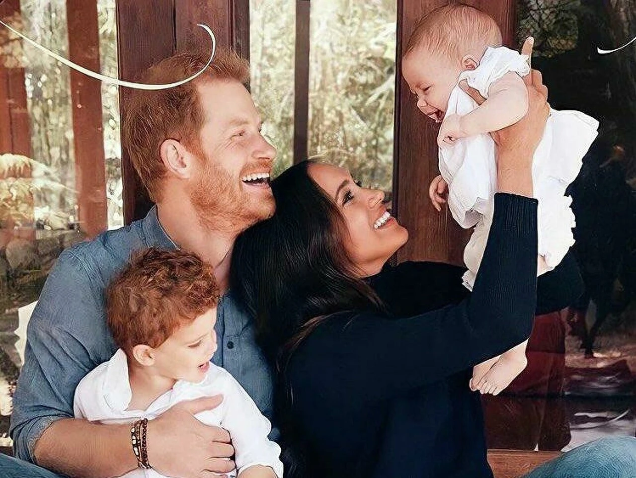 İki yıl sonra bir ilk: Prens Harry ve Meghan Markle Kraliçe'yi ziyaret etti