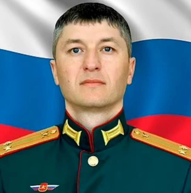 Putin'e darbe üzerine darbe: Kruvazör gemisinin ardından üst düzey komutan öldürüldü