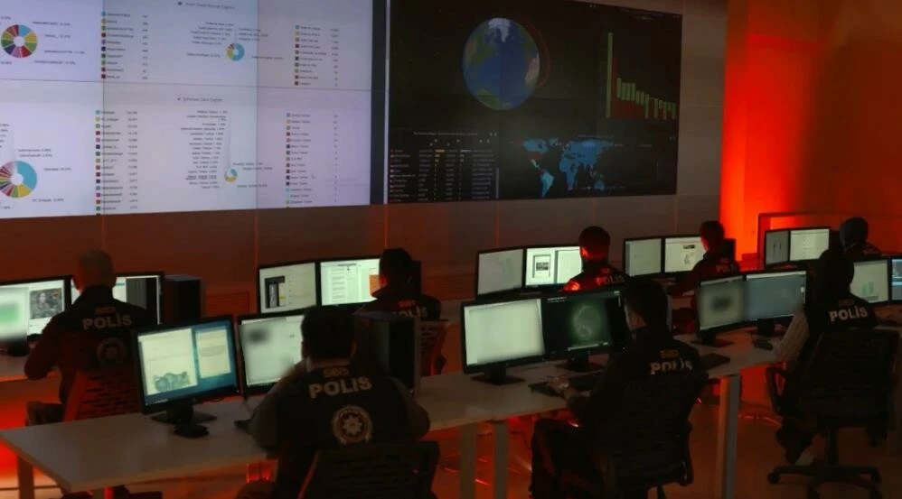 Dolandırıcılar Google'a sızdı: Arama yaparken dikkat