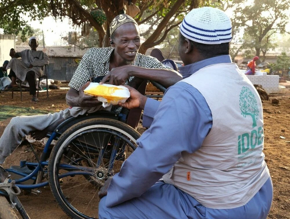 Gine'de her gün 3 bin ihtiyaç sahibinin yüzü gülüyor
