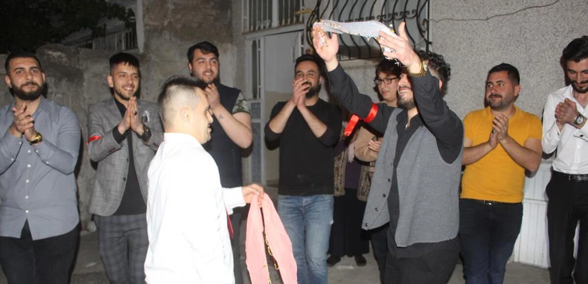 Down sendromlu Onur’un hayali gerçek oldu: Gelinsiz düğünde sevinç gözyaşları aktı
