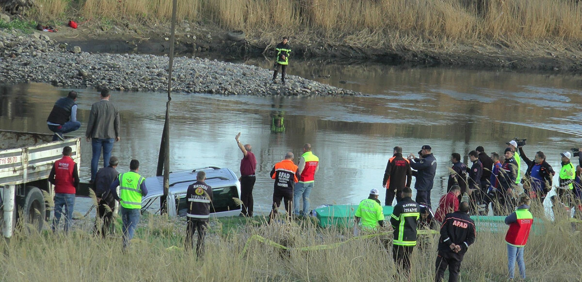 Araç içinde karı-koca can verdi! Kızılırmak’ta korkunç kaza