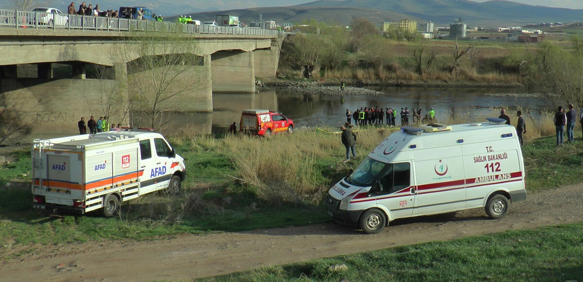 Araç içinde karı-koca can verdi! Kızılırmak’ta korkunç kaza