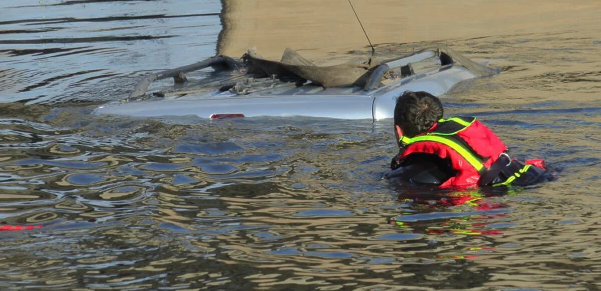 Karı koca Kızılırmak'a uçan arabadan sağ çıkamadı